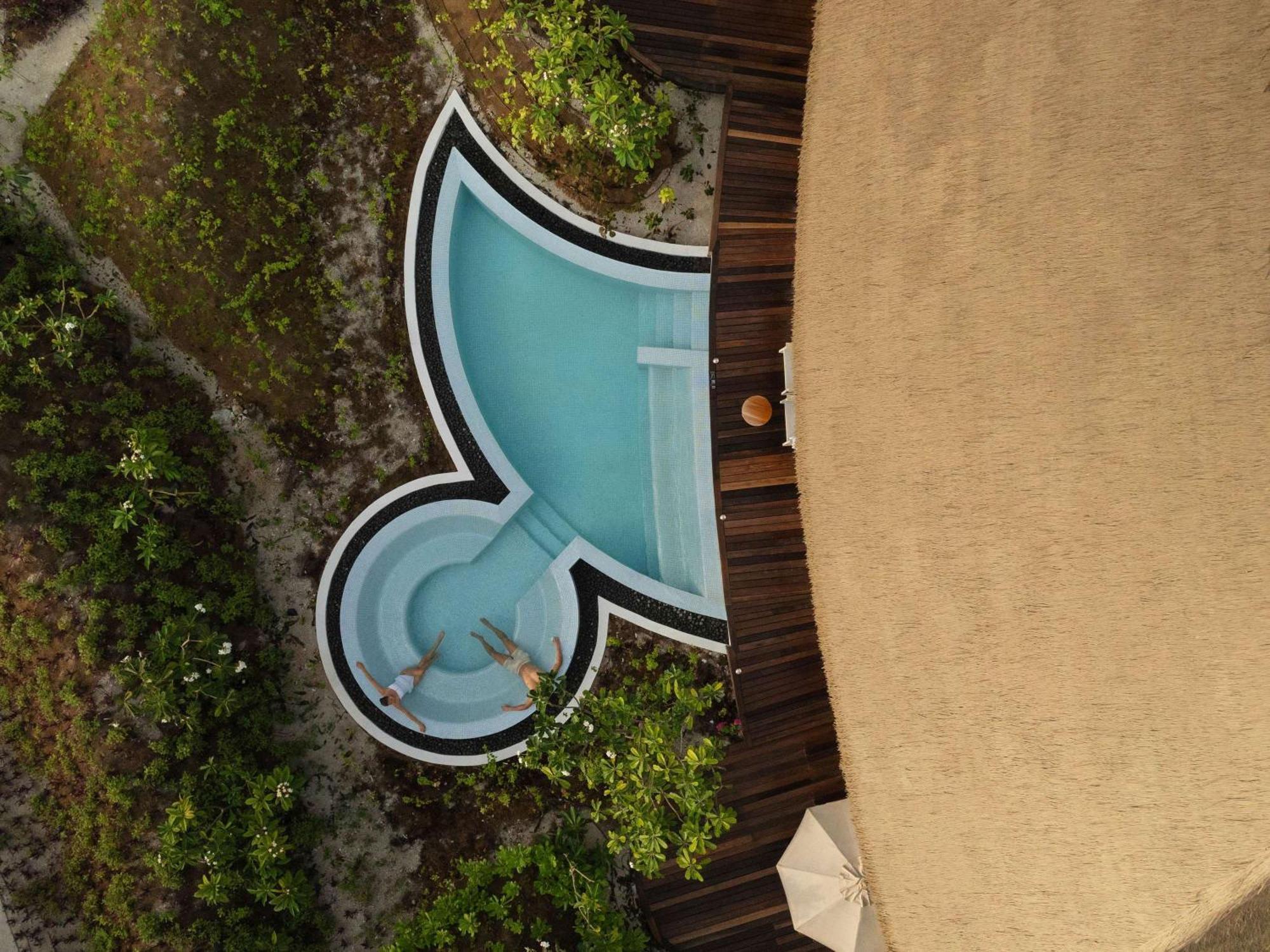 So/ Maldives Hotel Emboodhoo Lagoon Exterior photo