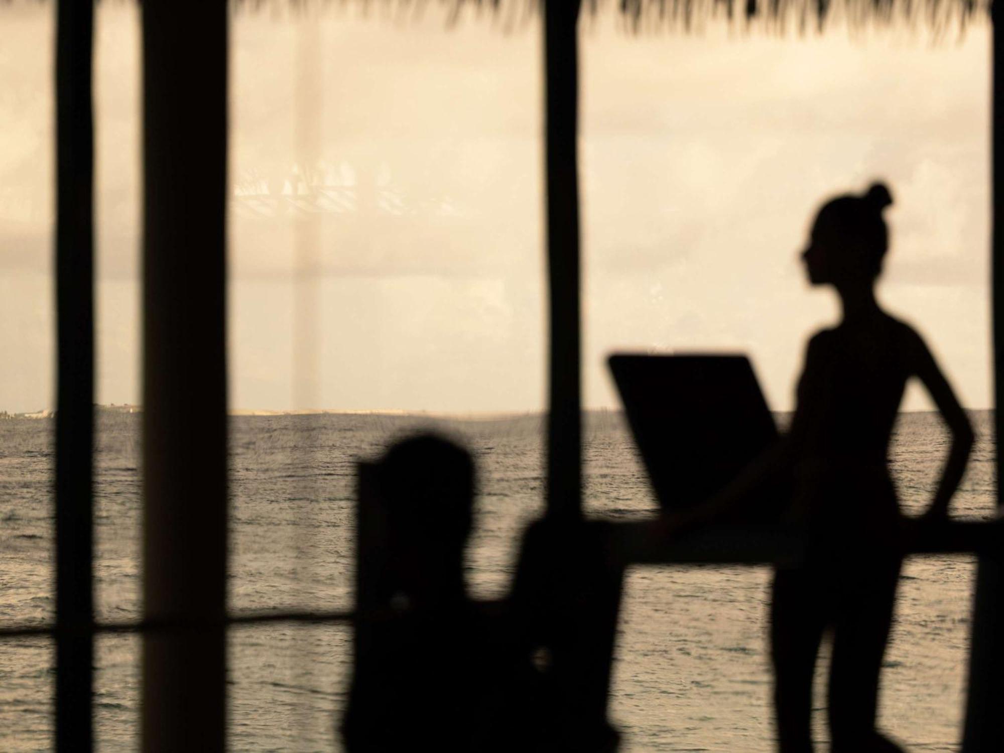 So/ Maldives Hotel Emboodhoo Lagoon Exterior photo